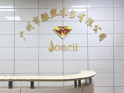 Visita preziosa: il cliente della Mongolia visita la fabbrica di gioielli in ...