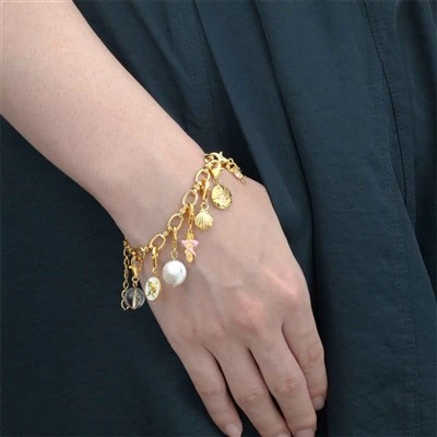 Bracciale con ciondolo a maglie ovali placcato in oro