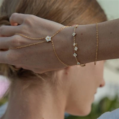 Bracciale a quattro foglie con zirconi cubici