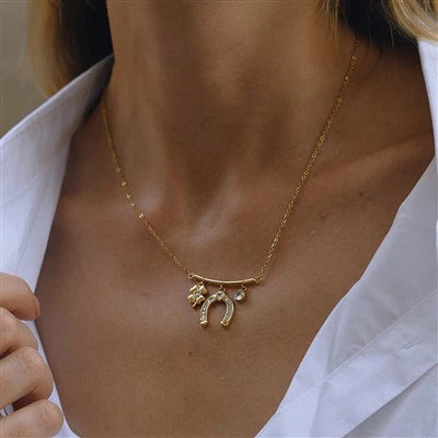 Collana con ciondolo a ferro di cavallo